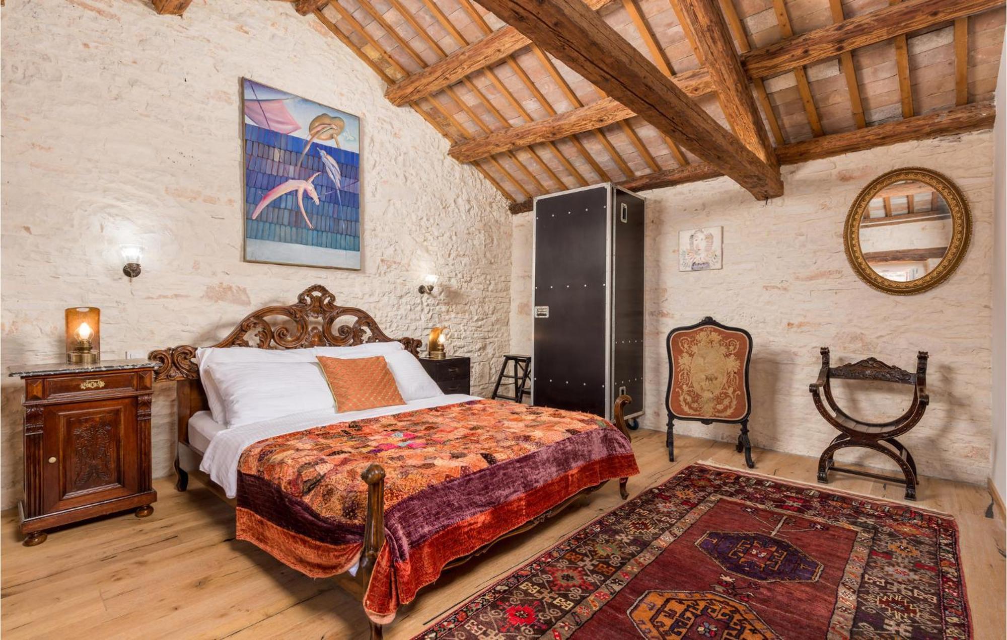Amazing home in Foli with Outdoor swimming pool, WiFi&5 Bedrooms Buitenkant foto