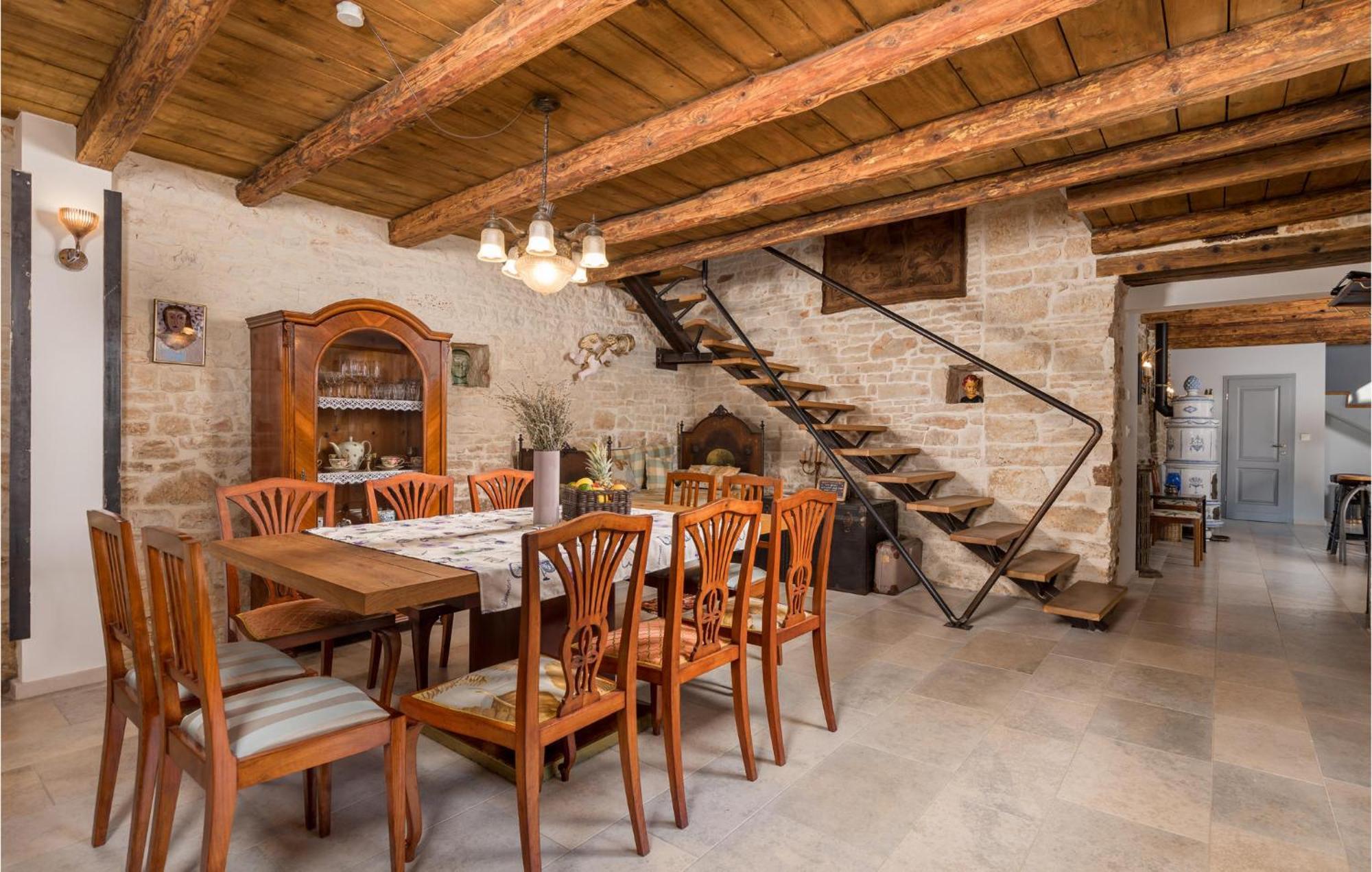 Amazing home in Foli with Outdoor swimming pool, WiFi&5 Bedrooms Buitenkant foto