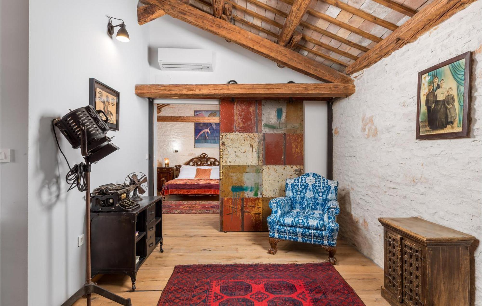 Amazing home in Foli with Outdoor swimming pool, WiFi&5 Bedrooms Buitenkant foto